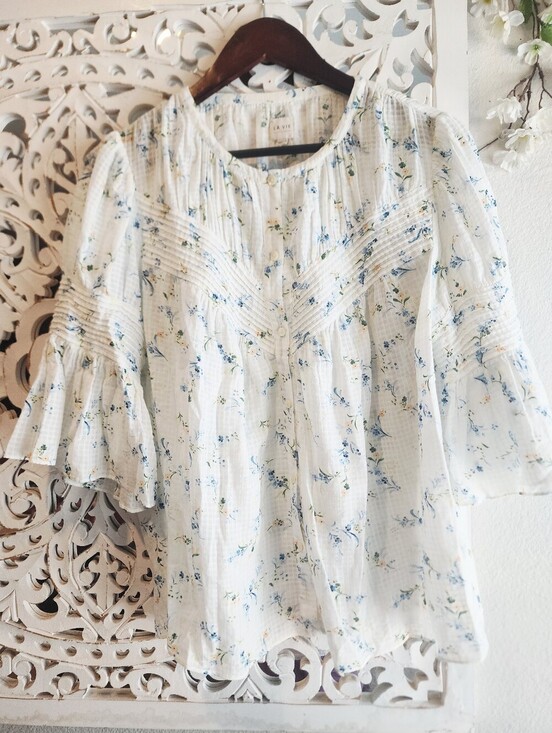 La Vie Rebecca Taylor Tops - LA VIE BY REBECCA TAYLOR CREW NECKLINE FLORAL PRINT 3/4 SLEEVE SZ MEDIUM NWOT